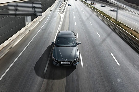 Hyundai Elantra Asistente de seguimiento de carril (LFA)